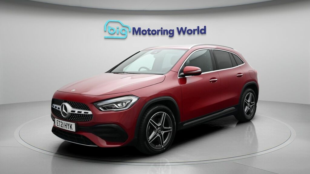 Mercedes-Benz GLA Class Amg Line Red #3