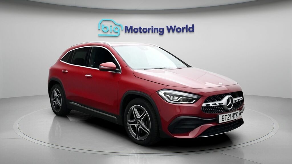Mercedes-Benz GLA Class Amg Line Red