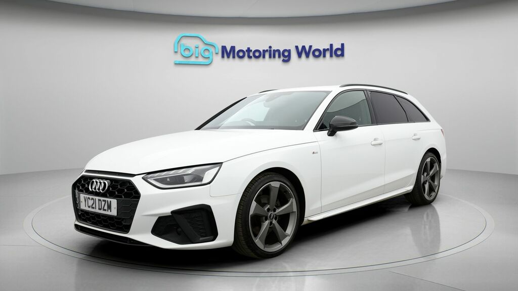 Audi A4 Avant Black Edition White #3