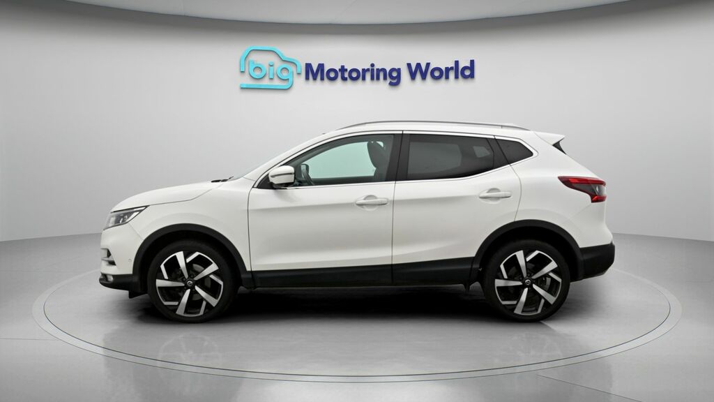 Nissan Qashqai Tekna White #3