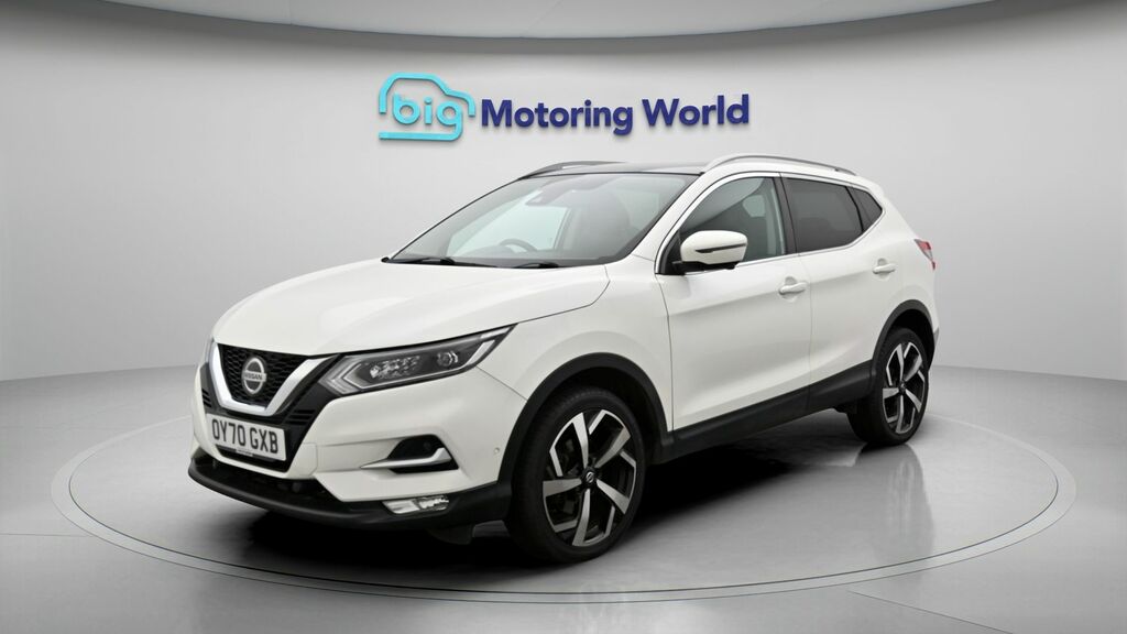 Nissan Qashqai Tekna White #2
