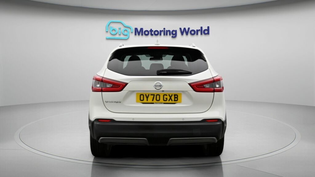 Nissan Qashqai Tekna White #5