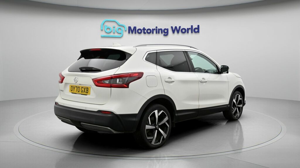 Nissan Qashqai Tekna White #6