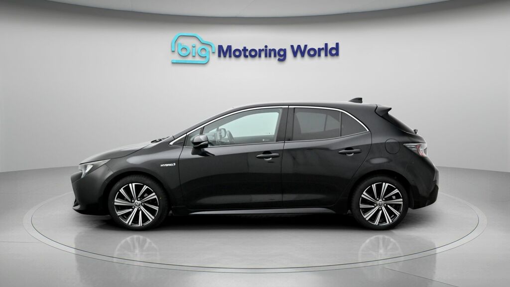 Toyota Corolla Design Black #4