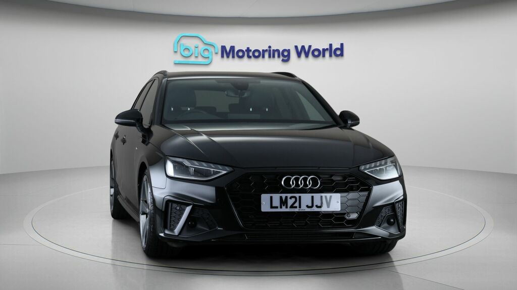 Audi A4 Avant Black Edition Black #2