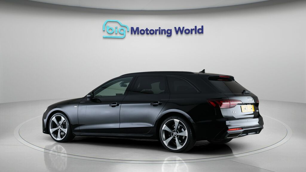 Audi A4 Avant Black Edition Black #5