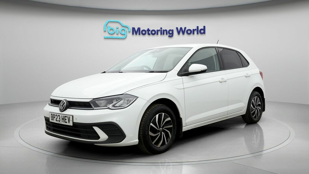 Volkswagen Polo Life White #3