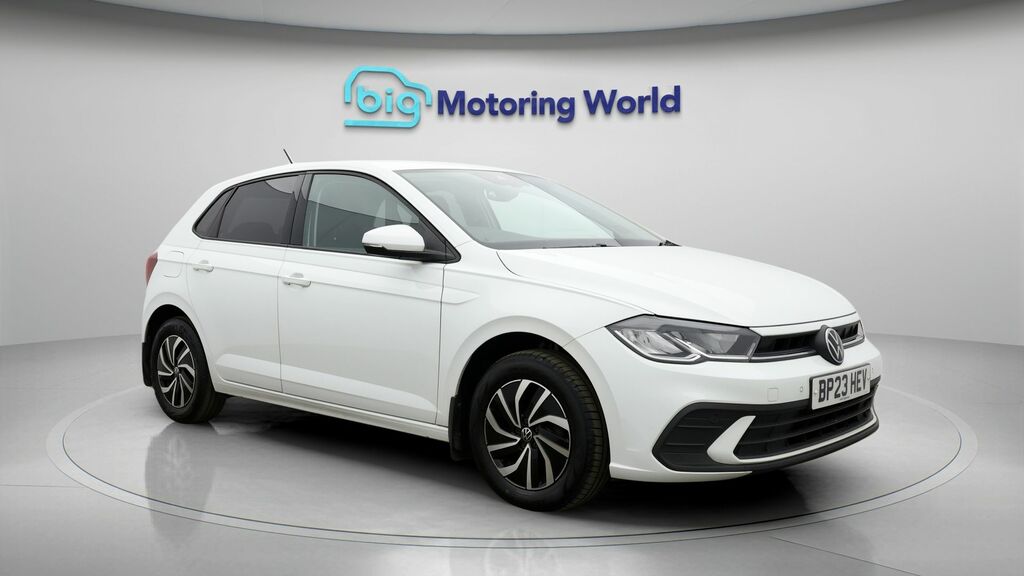 Volkswagen Polo Life White