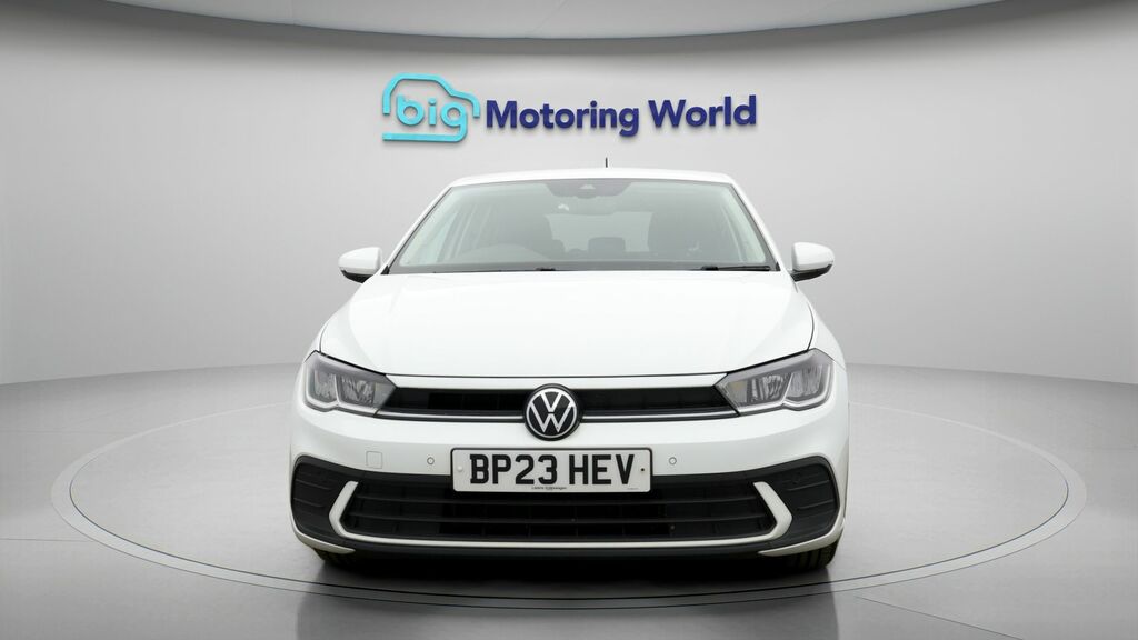 Volkswagen Polo Life White #2