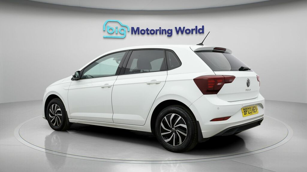 Volkswagen Polo Life White #5