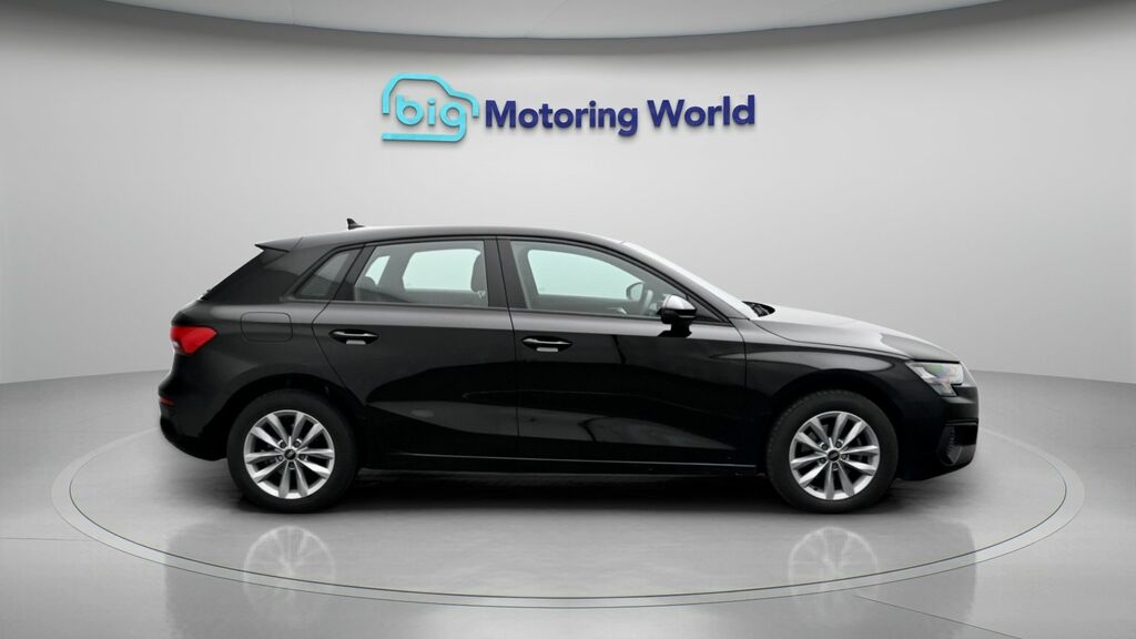 Audi A3 35 Tfsi Edition 1 Comfortsound Green #8