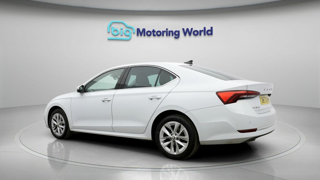 Skoda Octavia Se L White #5