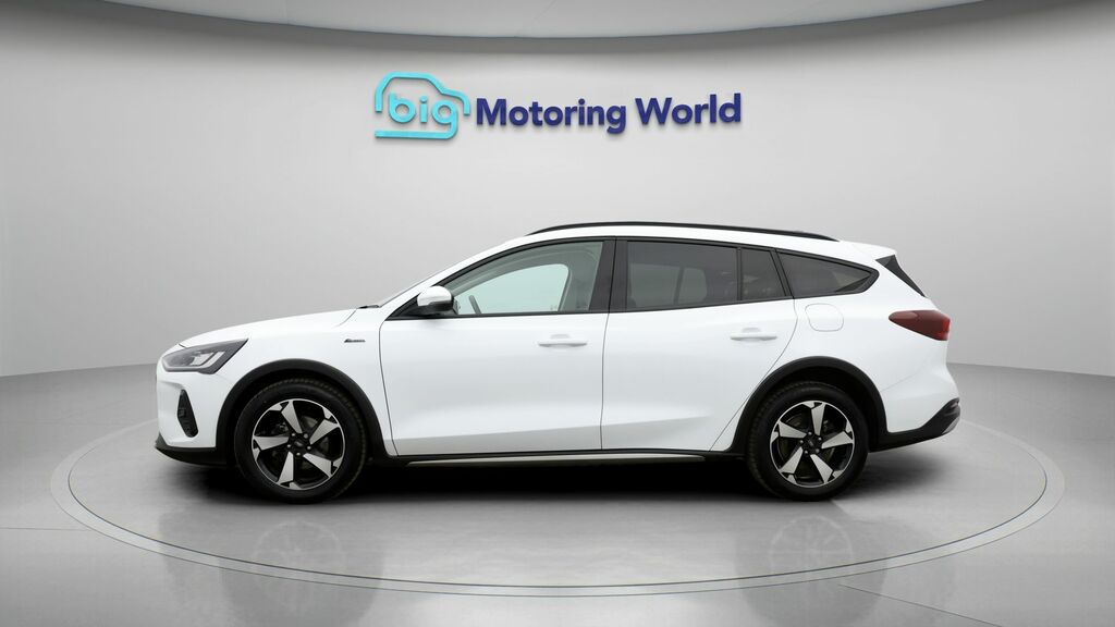 Ford Focus Active VA23AYF White #4