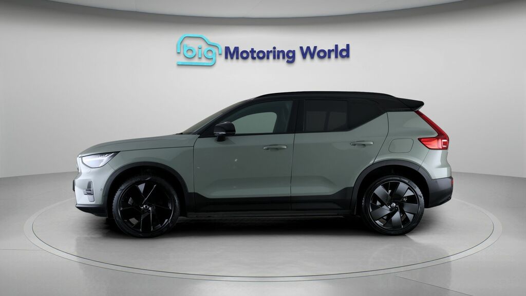 Volvo XC40 Ultimate Green #4