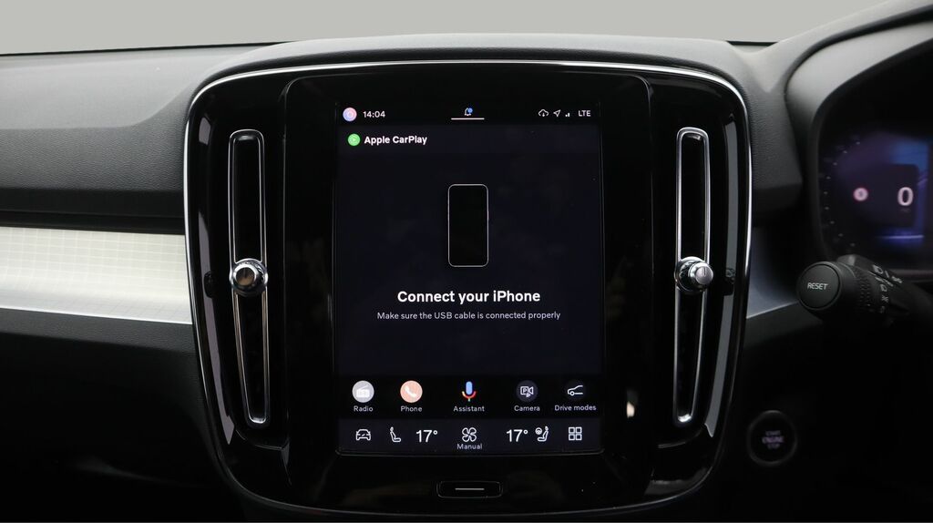 Volvo XC40 2.0 B3p Plus Dark Estate Black #23