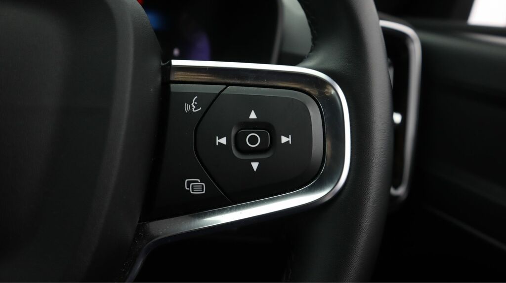 Volvo XC40 2.0 B3p Plus Dark Estate Black #21