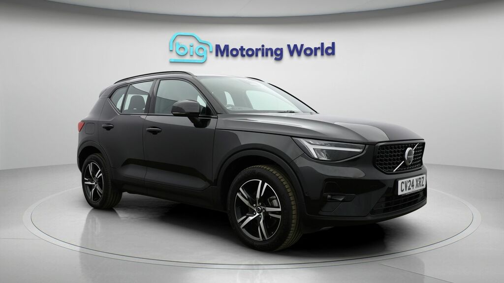 Volvo XC40 2.0 B3p Plus Dark Estate Black #1