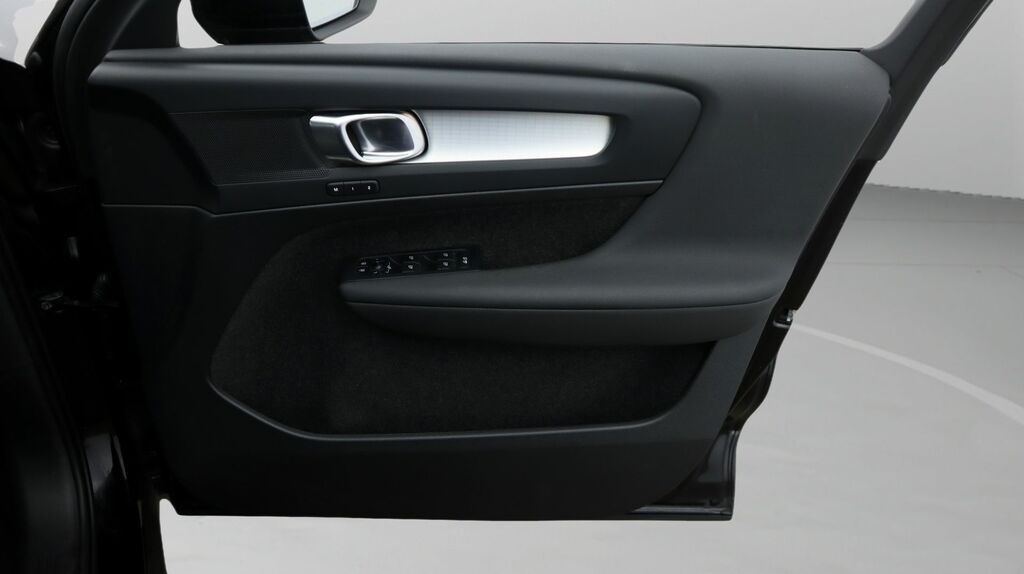 Volvo XC40 2.0 B3p Plus Dark Estate Black #15
