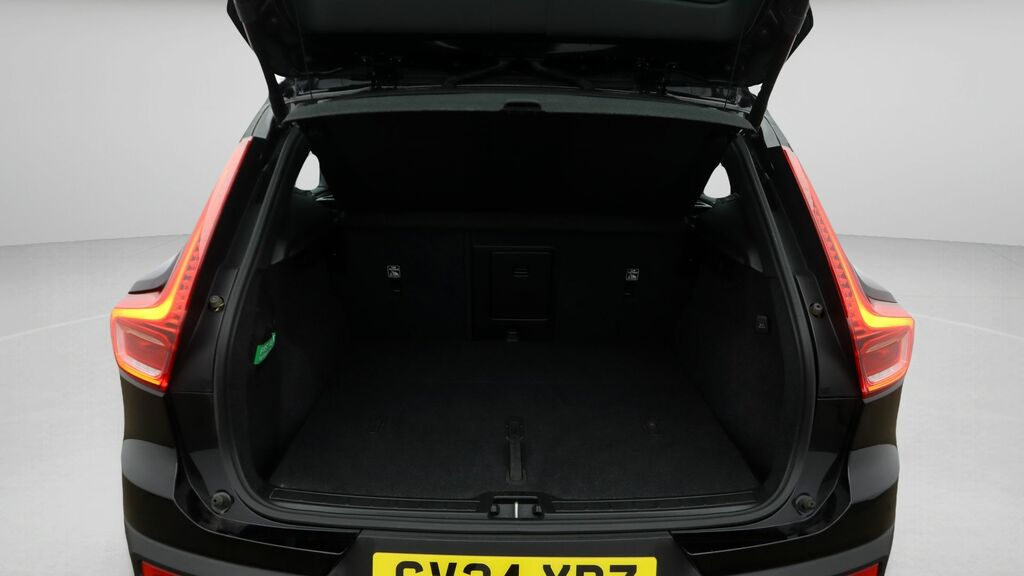 Volvo XC40 2.0 B3p Plus Dark Estate Black #17