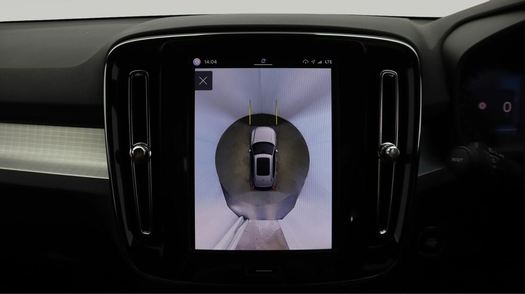 Volvo XC40 2.0 B3p Plus Dark Estate Black #22