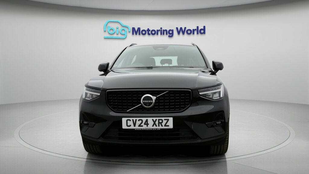 Volvo XC40 2.0 B3p Plus Dark Estate Black #2