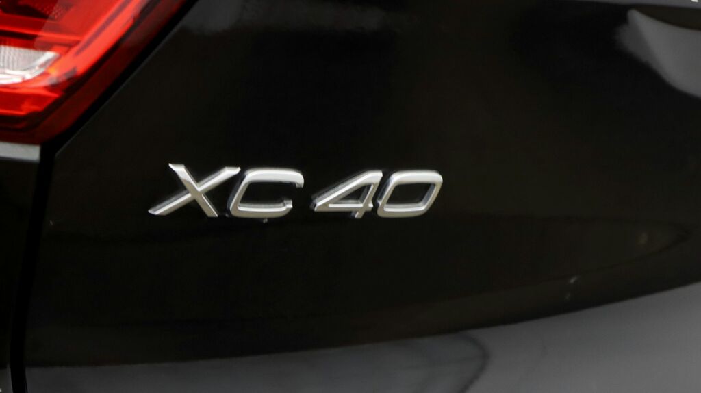 Volvo XC40 2.0 B3p Plus Dark Estate Black #20