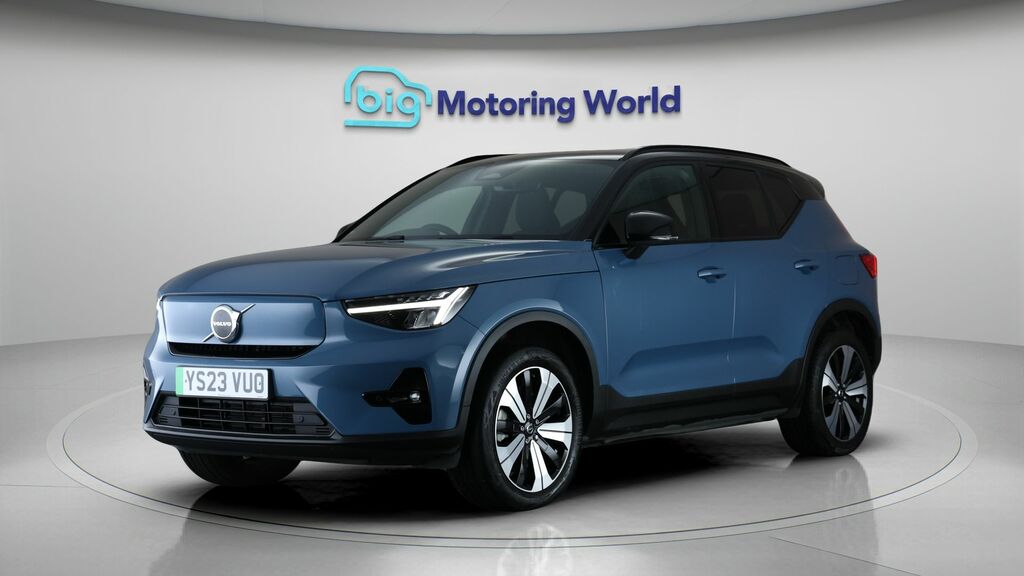 Volvo XC40 Plus Blue #3