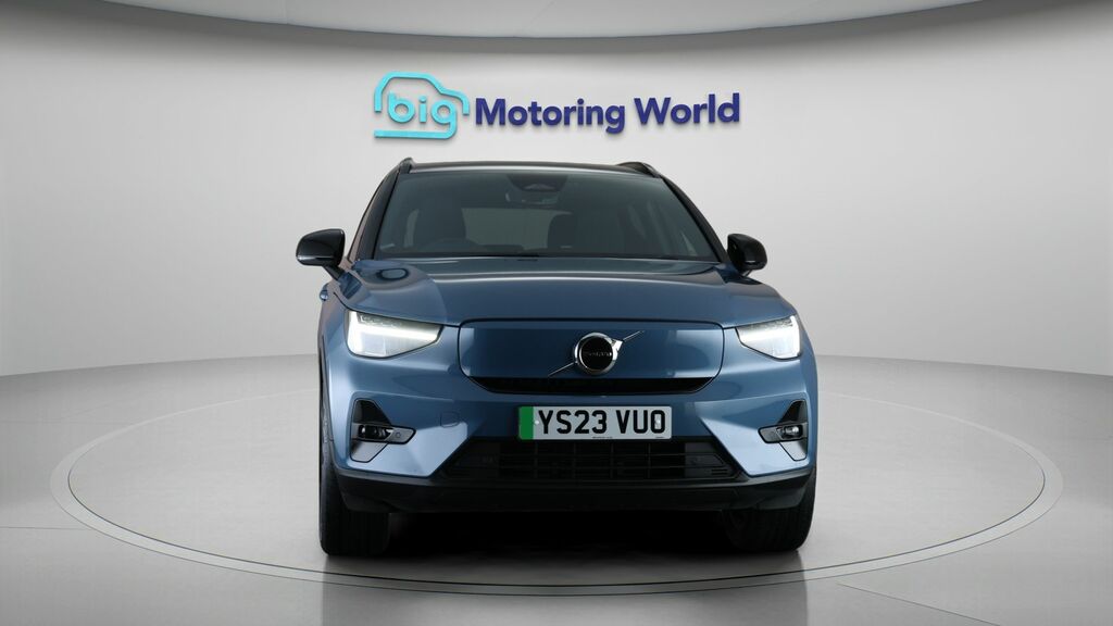 Volvo XC40 Plus Blue #2