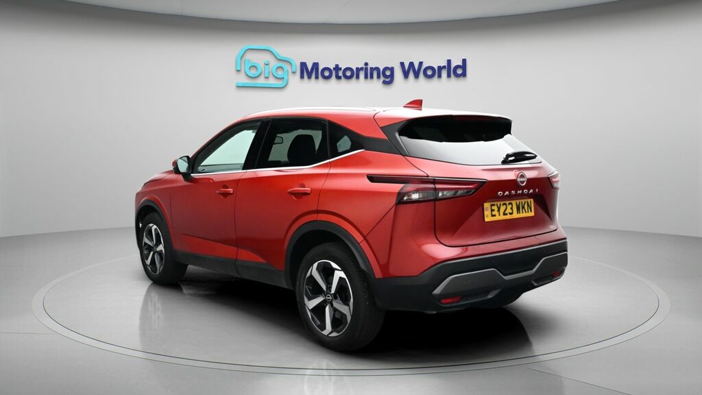 Nissan Qashqai N-connecta EY23WKN Red #5