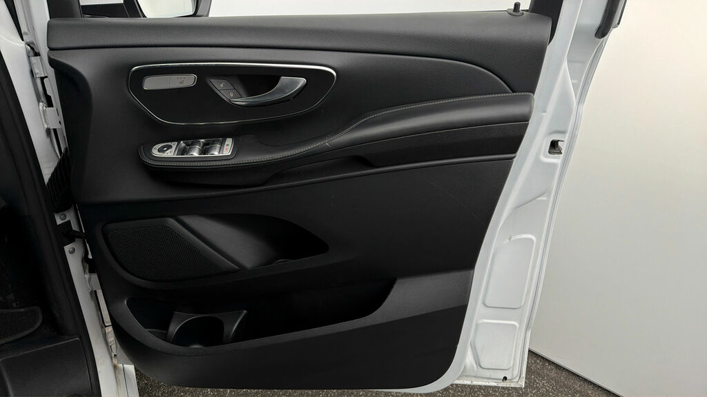 Mercedes-Benz V Class V 220 D Amg Line Grey #14