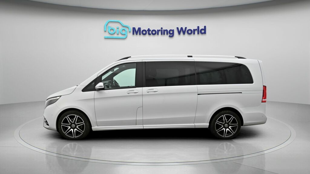 Mercedes-Benz V Class Amg Line White #4