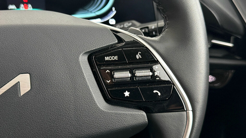 Kia Niro Kia Niro 3 White #23