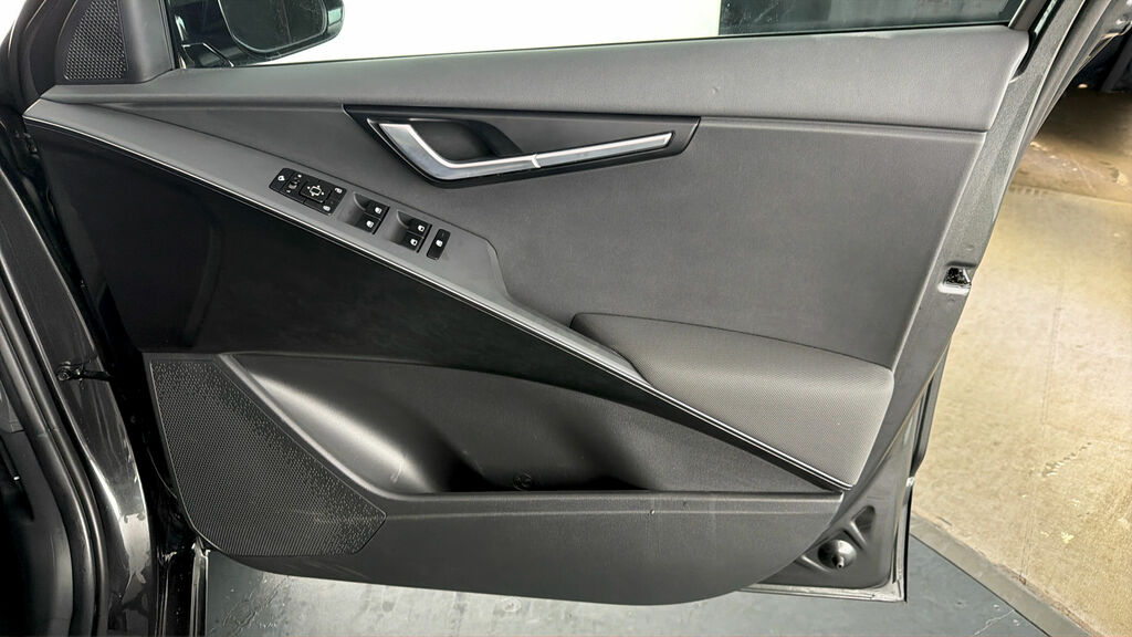 Kia Niro Kia Niro 3 White #14