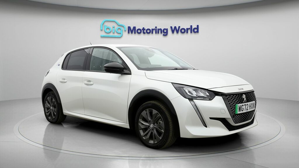 Peugeot e-208 Allure Premium White