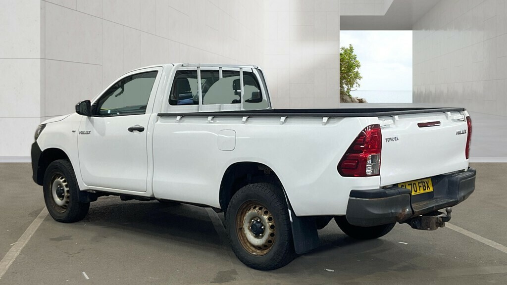 Toyota HILUX D-4d 150 Active 4Wd Single Cab White #4