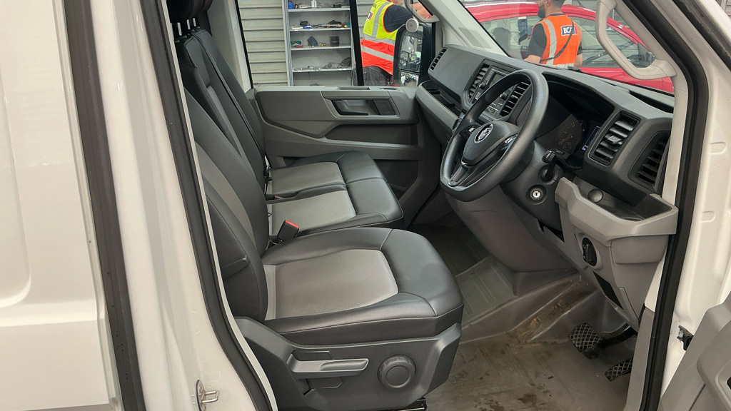 Volkswagen Crafter Cr35 Tdi 177 Trendline Lwb High Roof Dsg White #6