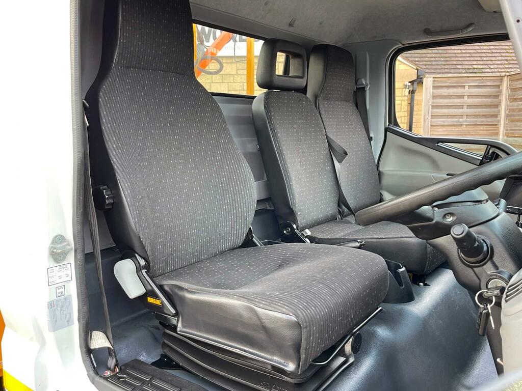 Mitsubishi Fuso Canter 7C15 34 4X2 Day Cab 7.5Ton Hgv Hot Box Truck Lorry White #5