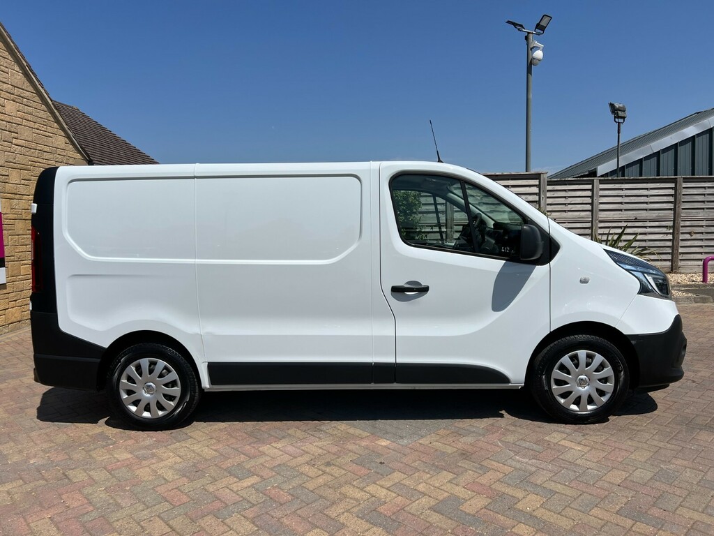 Renault Trafic Sl28 Dci 120 Business Energy Swb Low Roof 23277 White #2