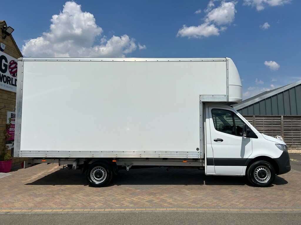 Mercedes-Benz Sprinter 315 Cdi 150 L3 Progressive Lwb 16Ft Luton Rwd 232 White