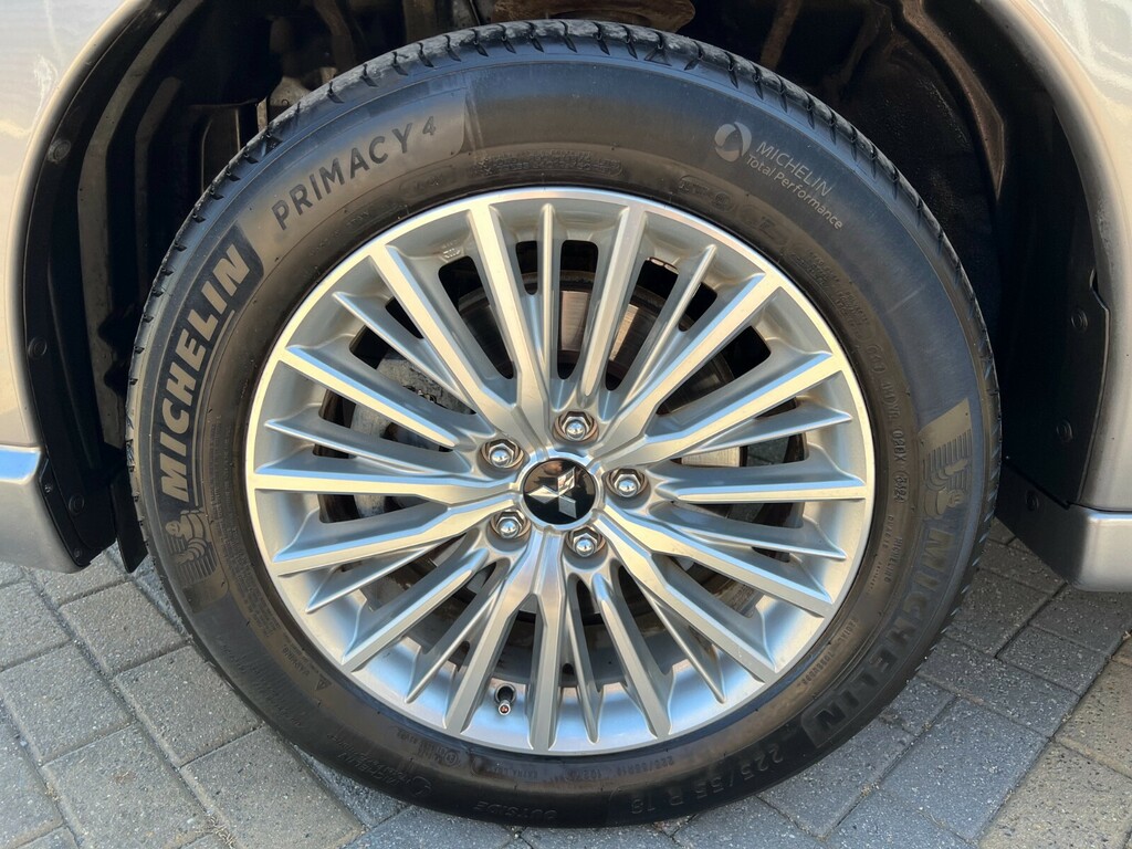 Mitsubishi Outlander 4 Black #46