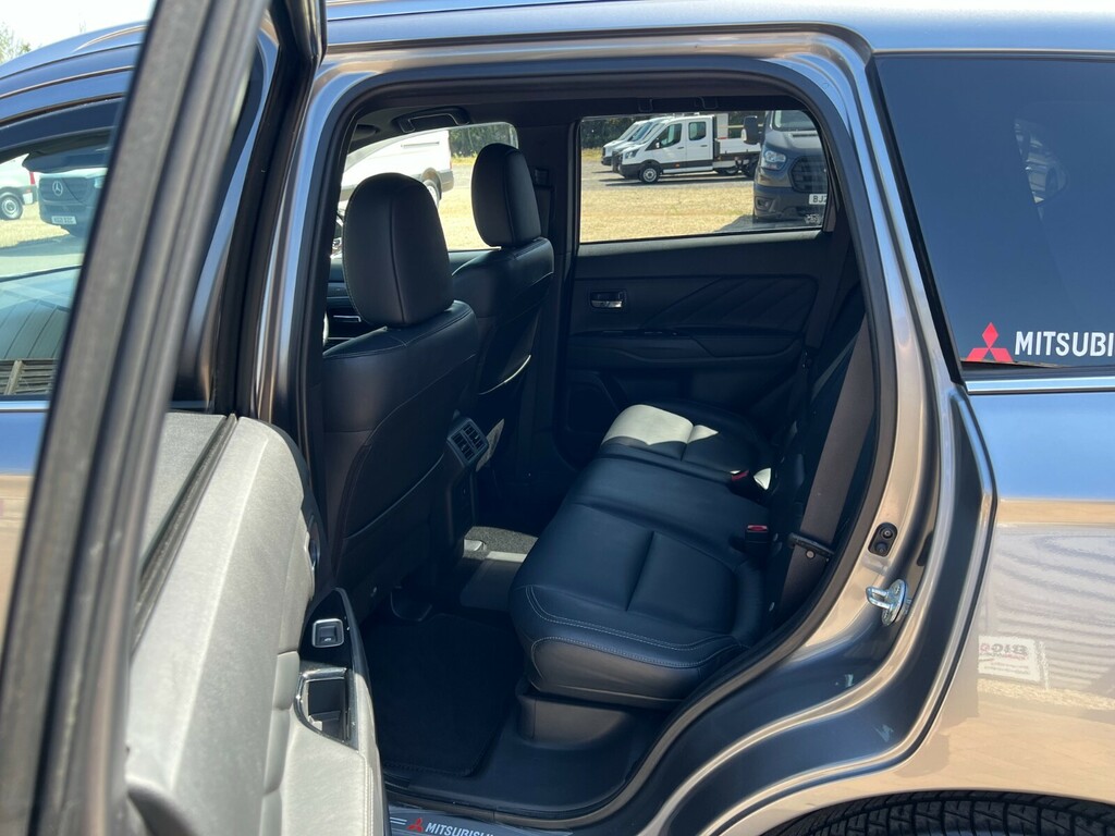 Mitsubishi Outlander 4 Black #38