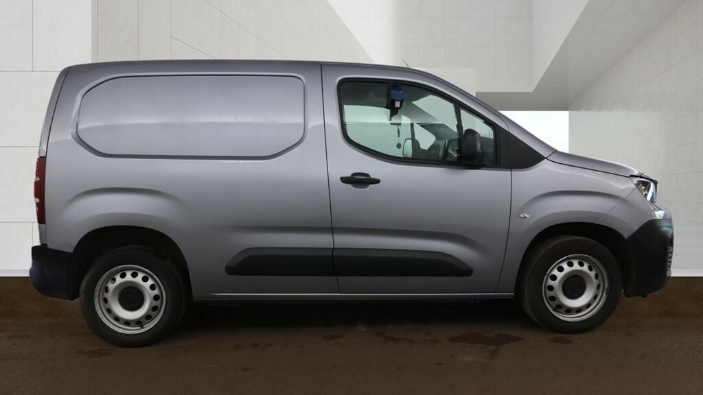 Peugeot Partner 1000 Bluehdi 100 L1h1 Professional Premium Plus Sw Grey #2