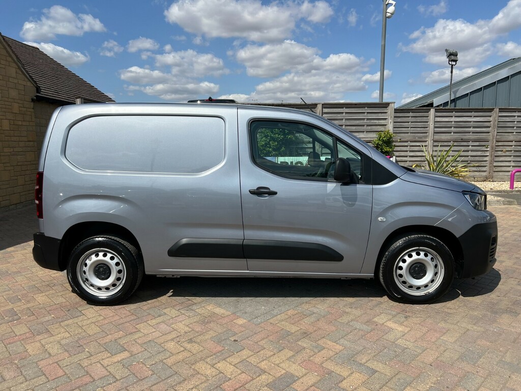 Peugeot Partner 1000 Bluehdi 100 L1h1 Professional Premium Plus Sw FT72EUM Grey #2
