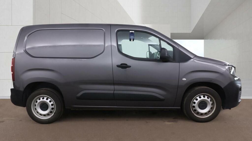 Peugeot Partner 1000 Bluehdi 100 L1h1 Professional Premium Plus Sw Grey #2