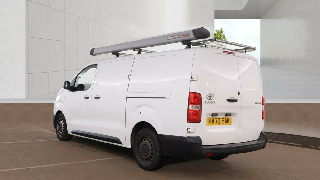 Toyota PROACE 2.0D 120 Icon Long Low Roof White #4