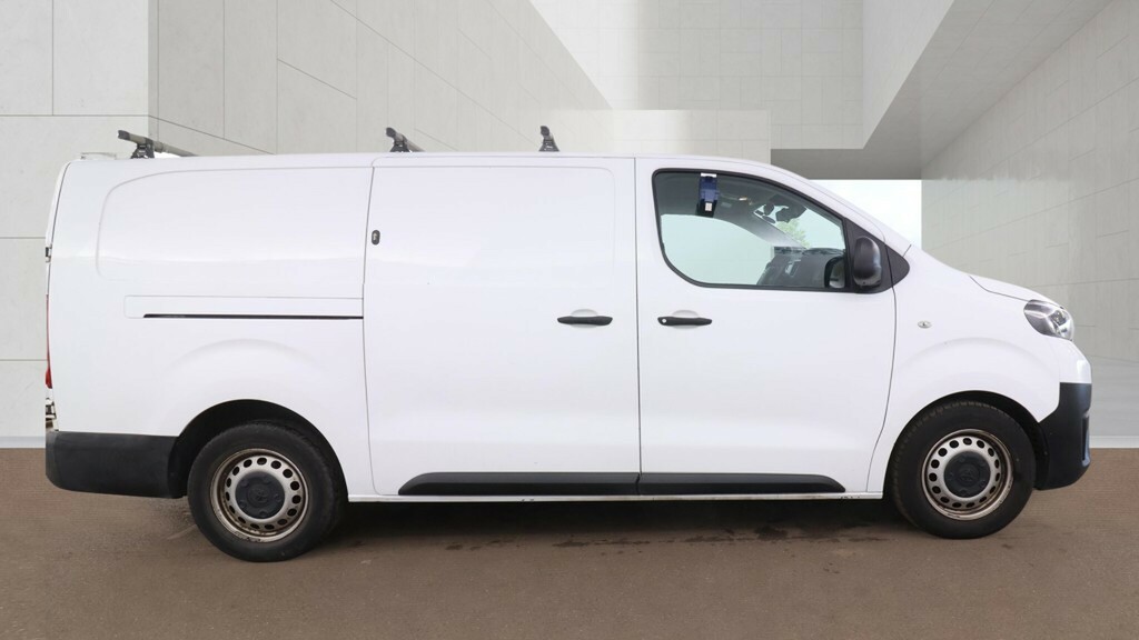 Toyota PROACE 2.0D 120 Icon Long Low Roof White #2