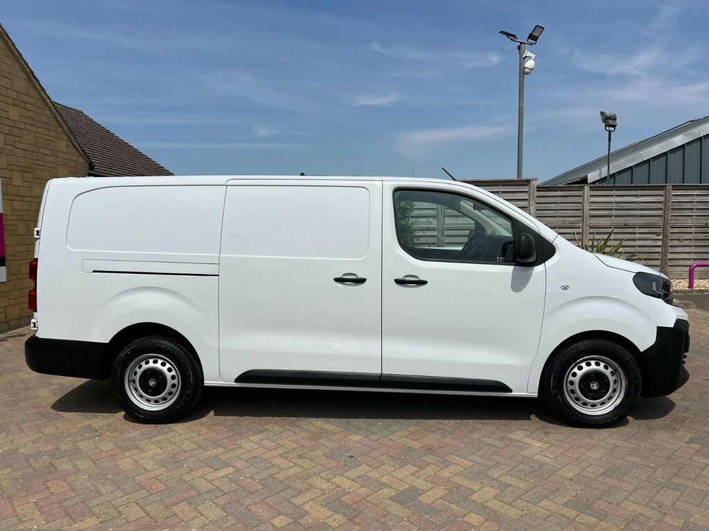Vauxhall Vivaro F3100 Turo D 145 XL Prime Lwb Low Roof 23322 DS24LGJ White #2