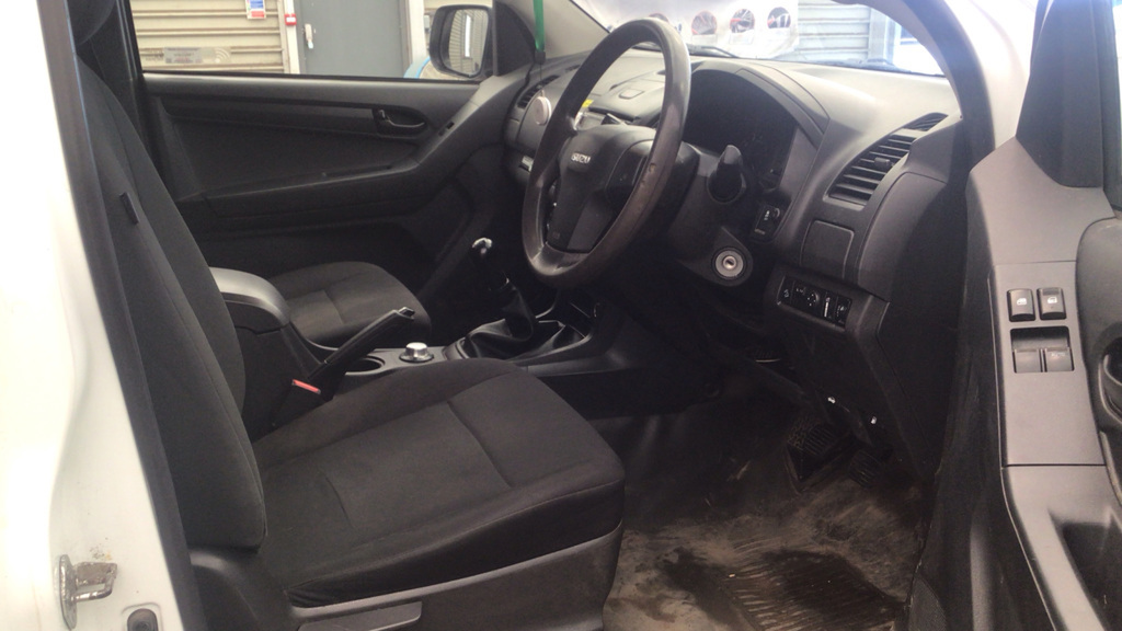 Isuzu D-Max Td Yukon Black #7