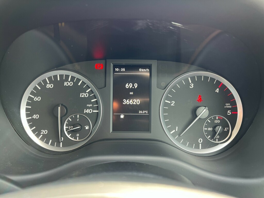 Mercedes-Benz Vito 2.1L Null White #24
