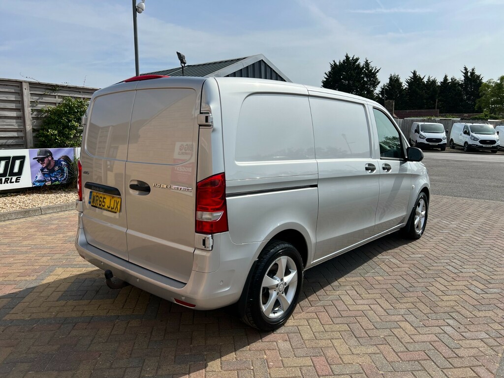 Mercedes-Benz Vito 2.1L Null White #3